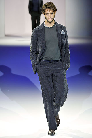 Giorgio Armani / - 2011